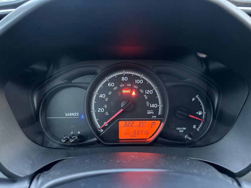 2015 Toyota Yaris Image 14