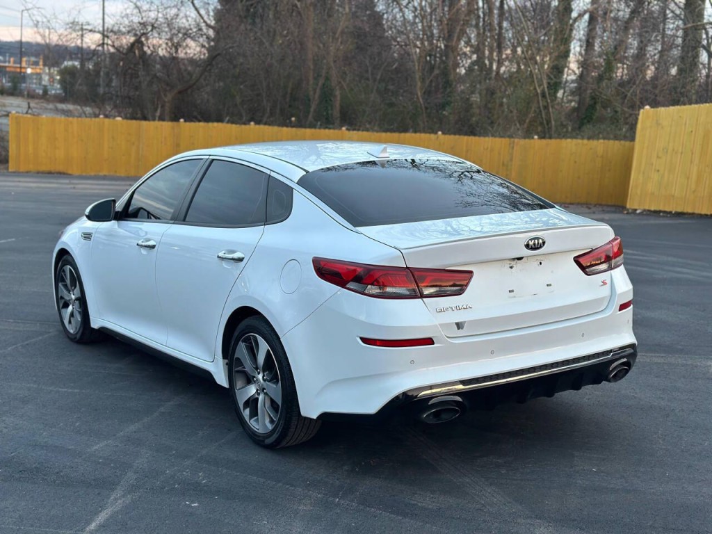 2020 Kia Optima Image 3