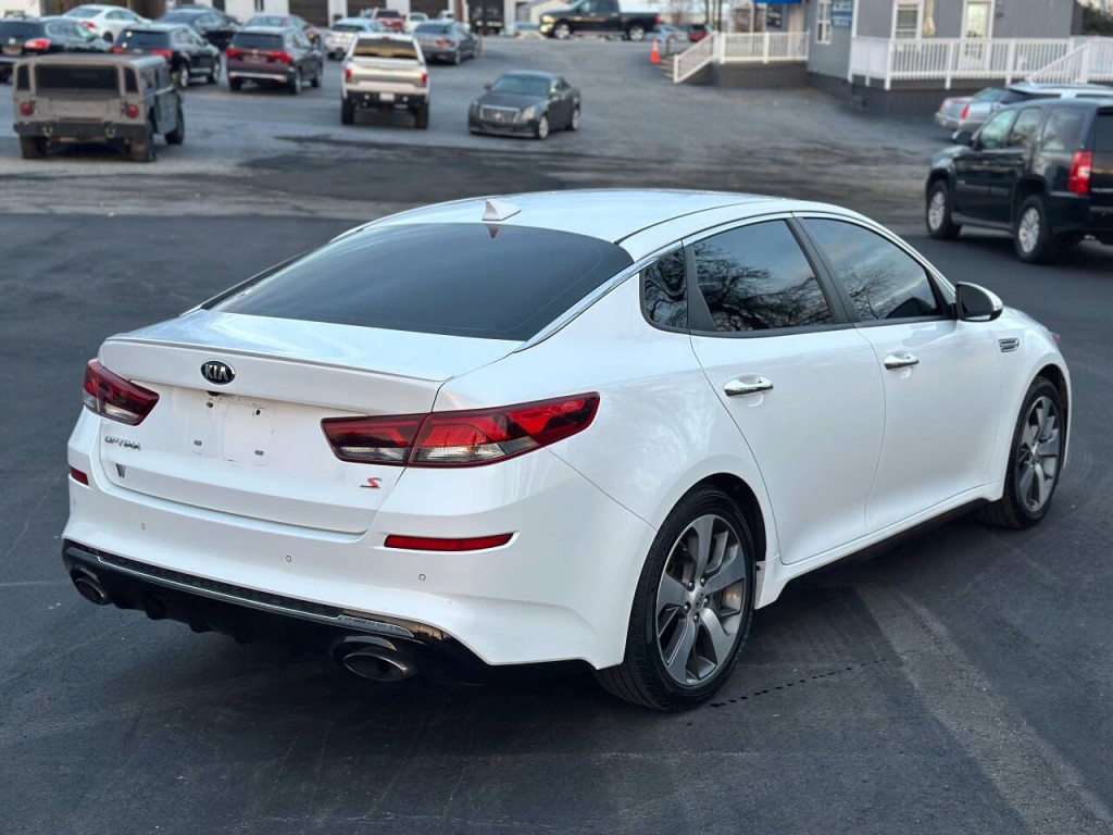 2020 Kia Optima Image 5