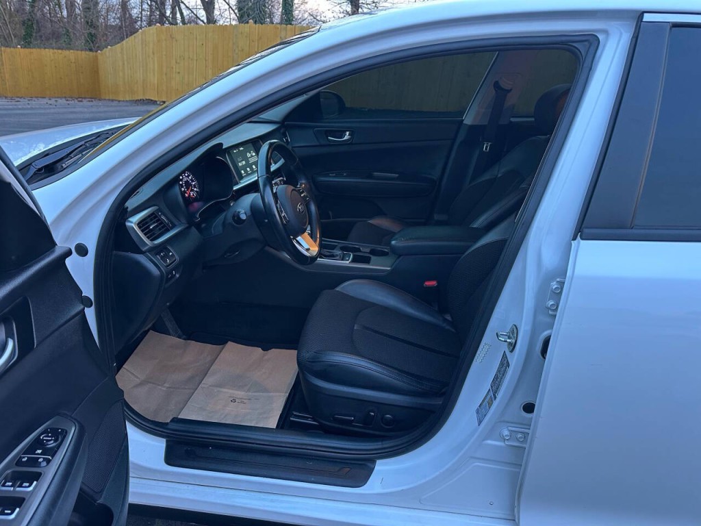 2020 Kia Optima Image 8