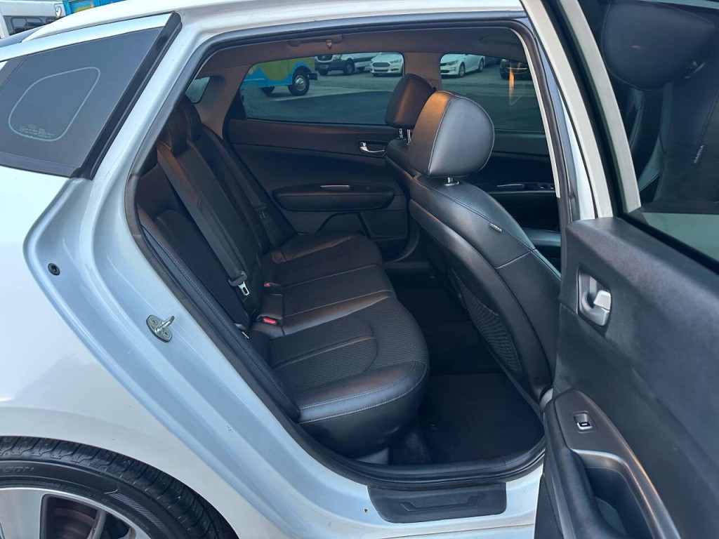 2020 Kia Optima Image 10