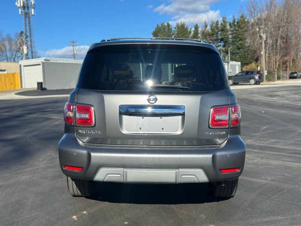 2017 Nissan Armada Image 4