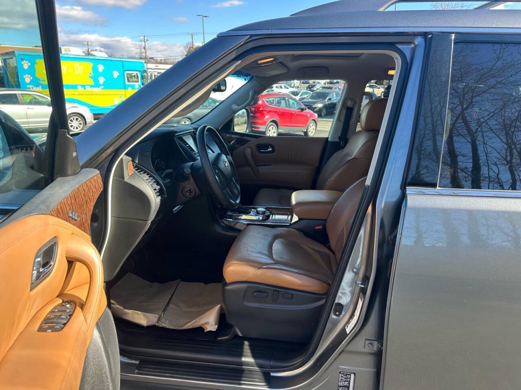 2017 Nissan Armada Image 7