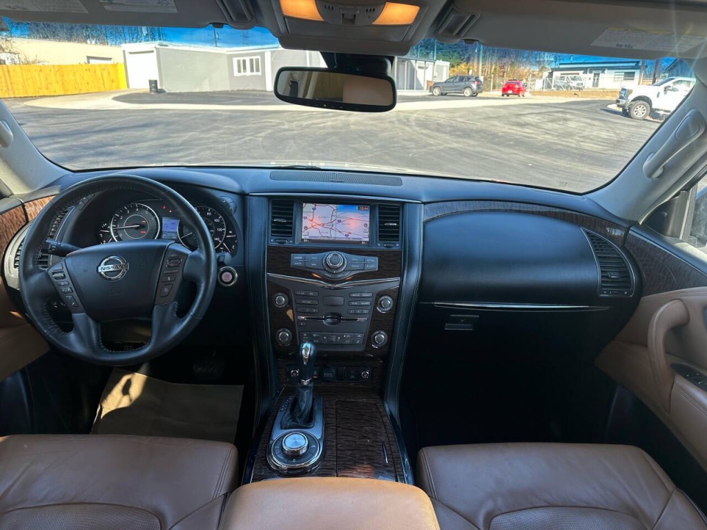 2017 Nissan Armada Image 11