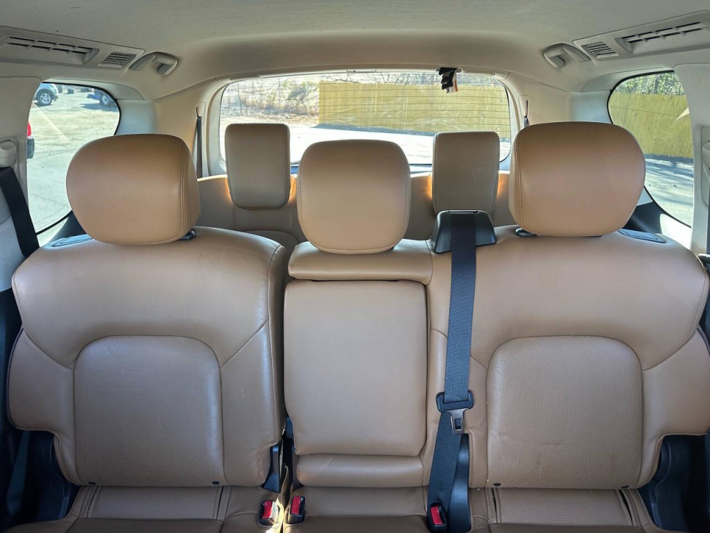 2017 Nissan Armada Image 14