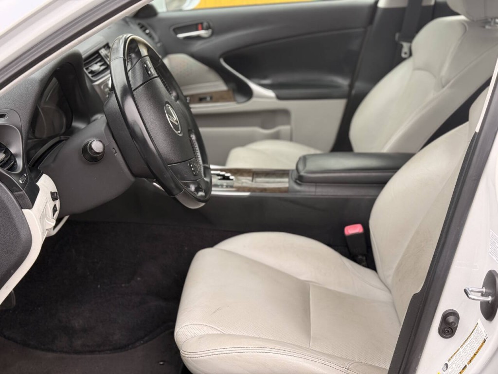 2009 Lexus IS 250 Image 8