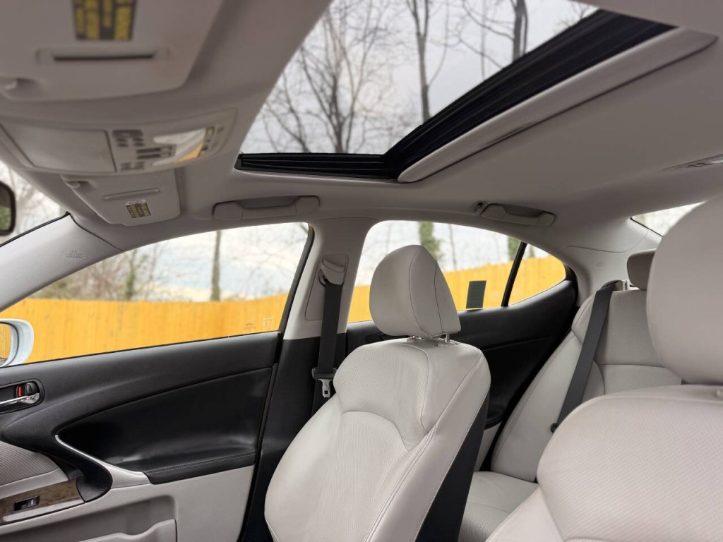 2009 Lexus IS 250 Image 12