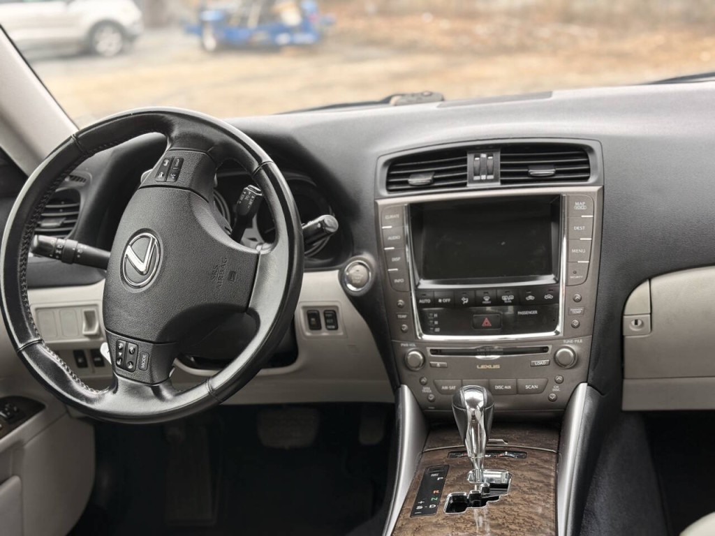 2009 Lexus IS 250 Image 13