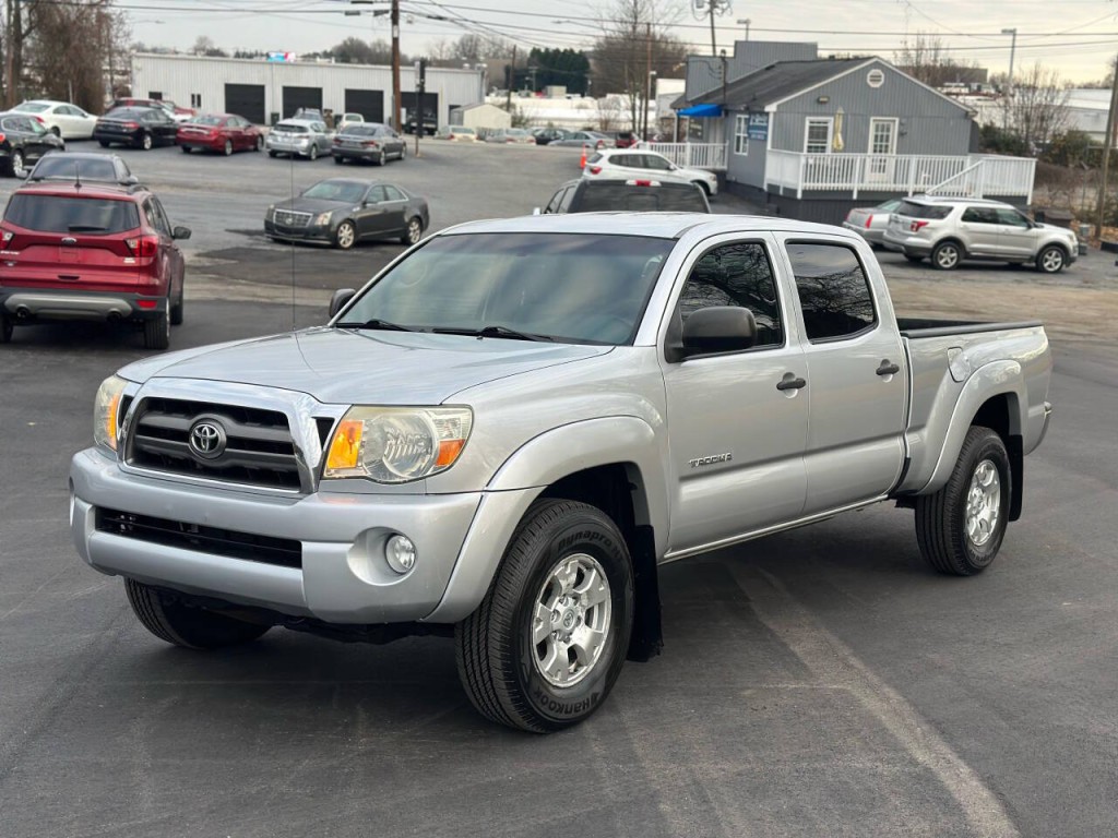 2010 Toyota Tacoma Image 1