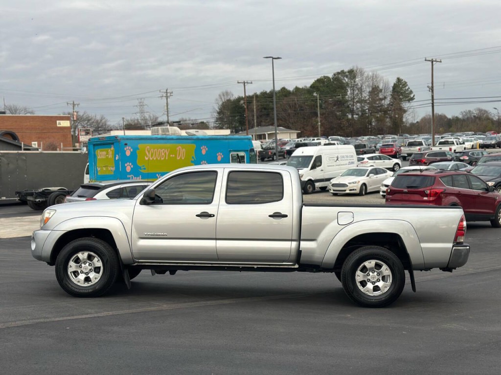 2010 Toyota Tacoma Image 2