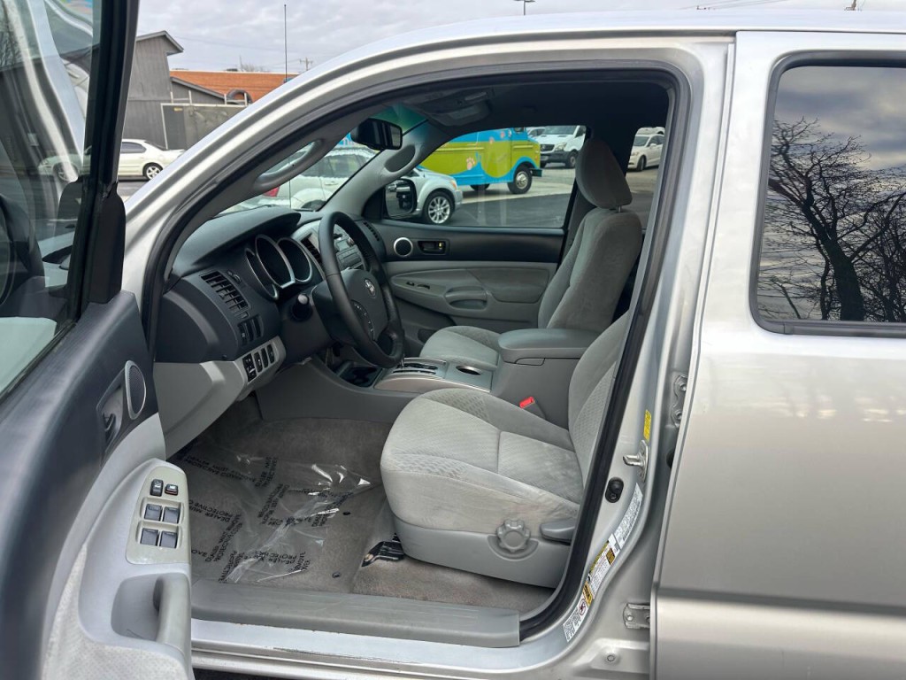 2010 Toyota Tacoma Image 8