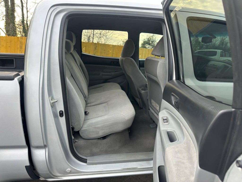 2010 Toyota Tacoma Image 12