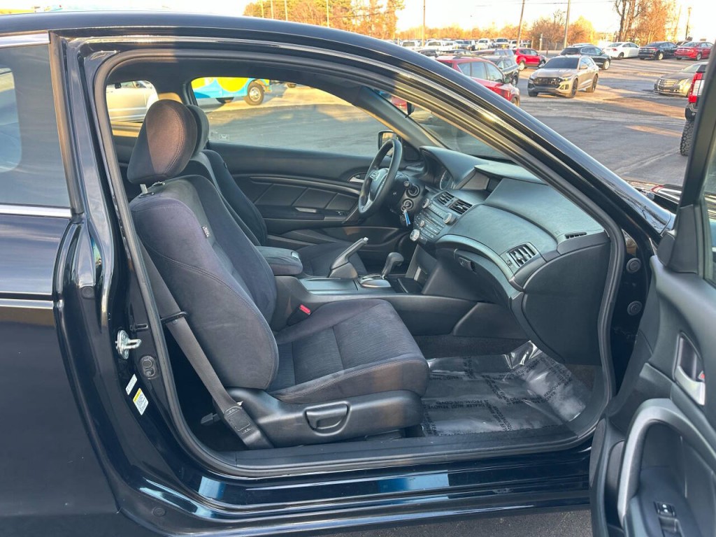 2012 Honda Accord Image 9