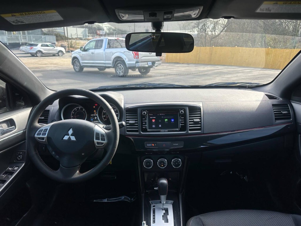 2017 Mitsubishi Lancer Image 11
