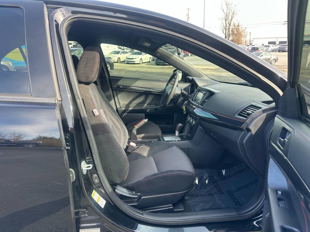 2017 Mitsubishi Lancer Image 12