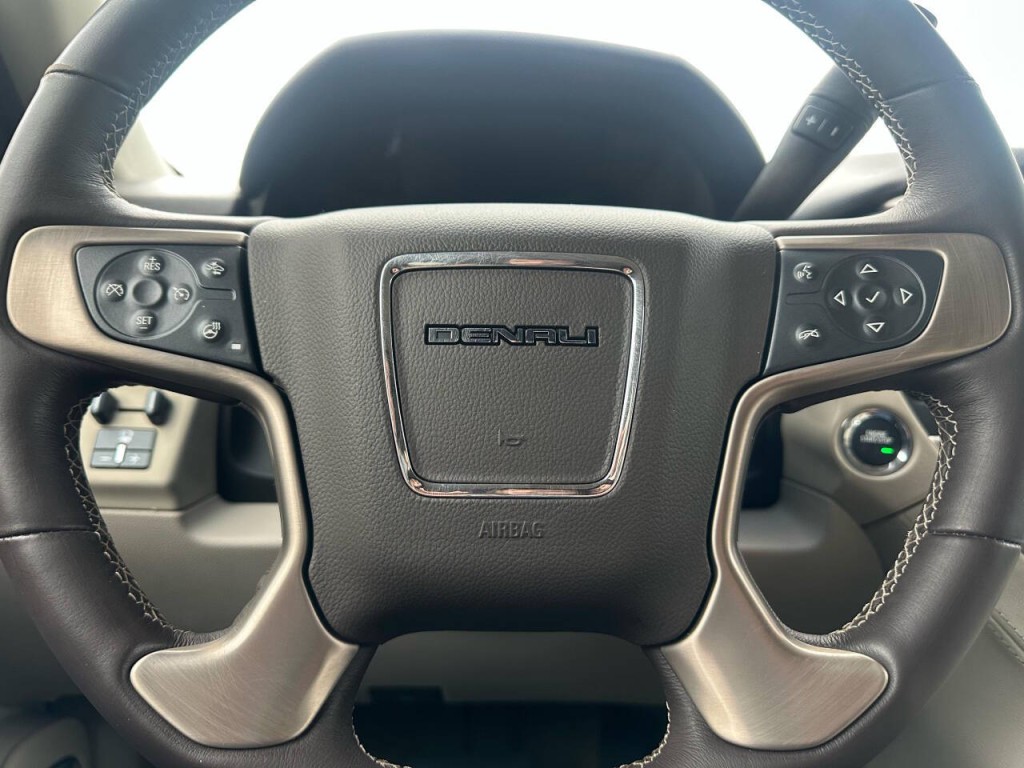 2015 GMC Yukon Image 17