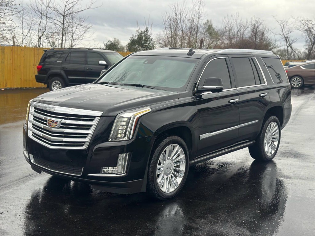2016 Cadillac Escalade Image 1