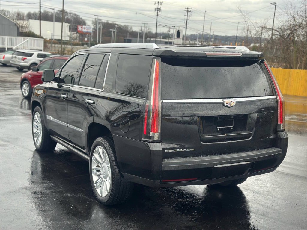 2016 Cadillac Escalade Image 3