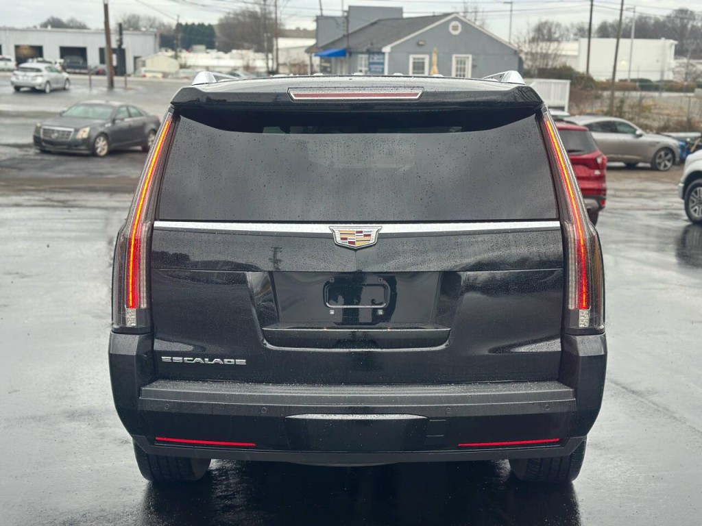 2016 Cadillac Escalade Image 4