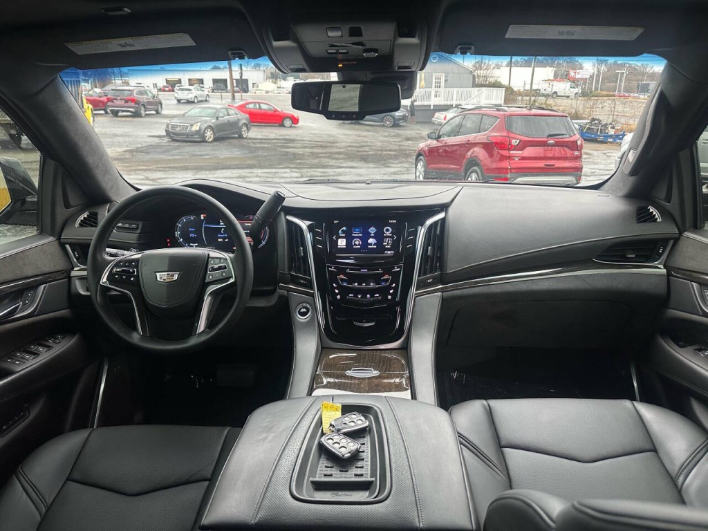 2016 Cadillac Escalade Image 11
