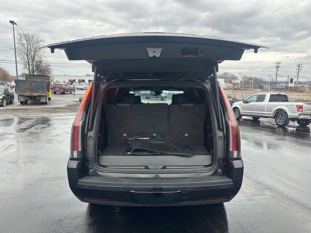 2016 Cadillac Escalade Image 15