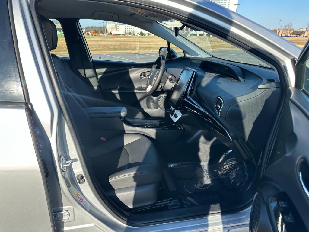 2017 Toyota Prius Image 12
