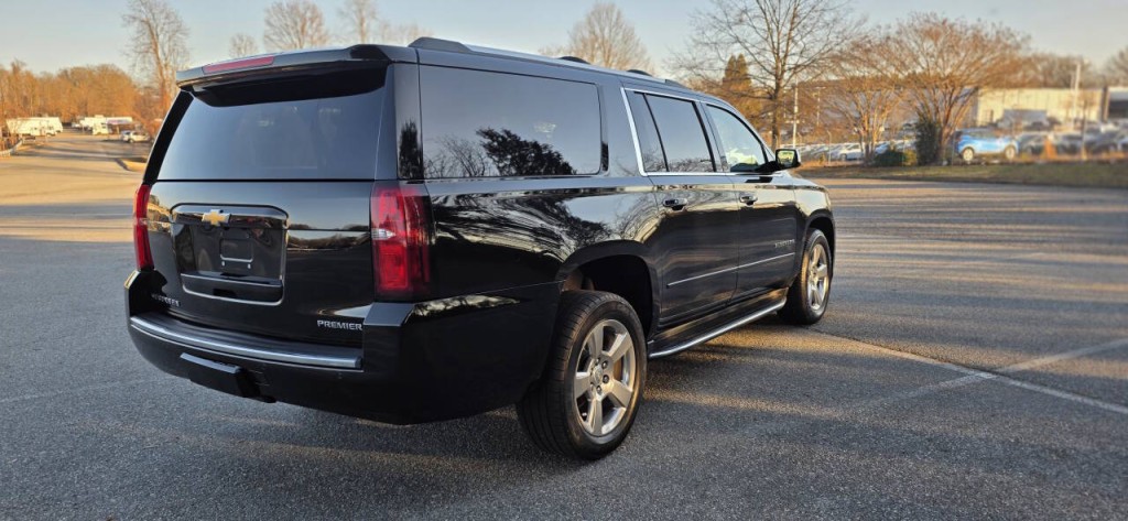 2020 Chevrolet Suburban Image 5