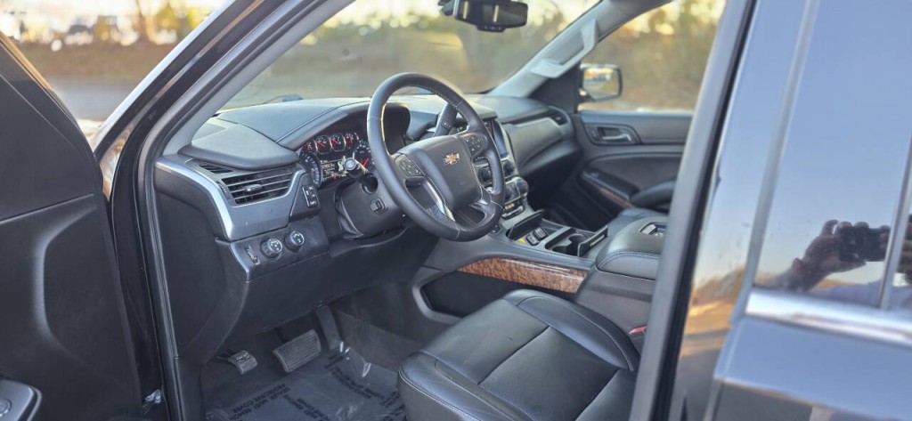 2020 Chevrolet Suburban Image 8