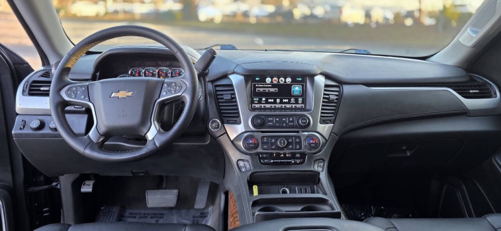 2020 Chevrolet Suburban Image 12