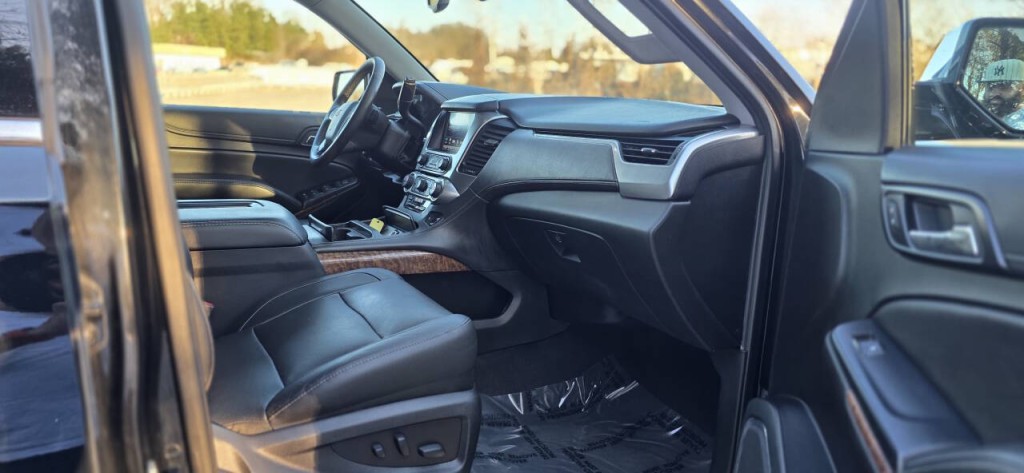 2020 Chevrolet Suburban Image 13