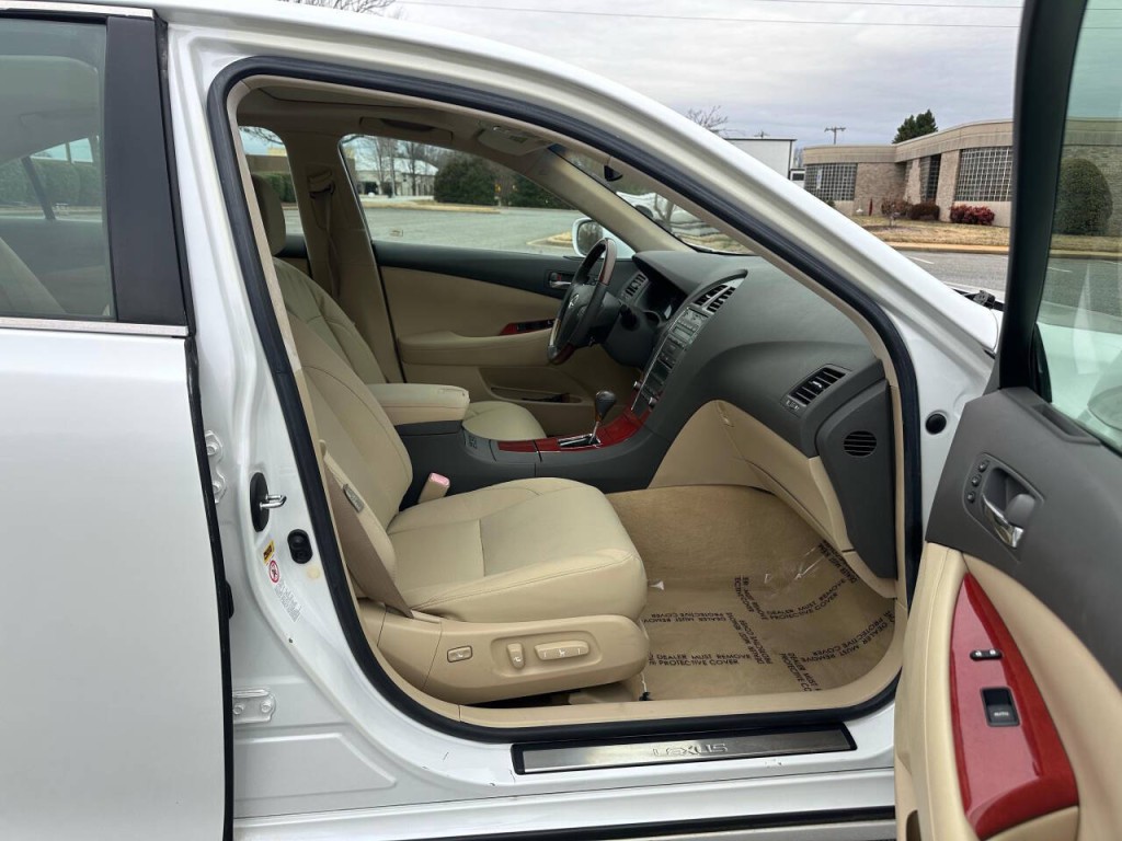 2009 Lexus ES 350 Image 12