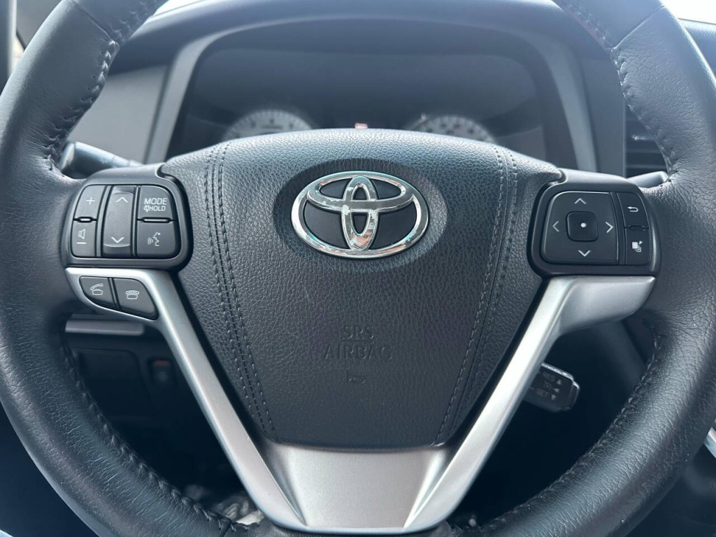 2015 Toyota Sienna Image 20