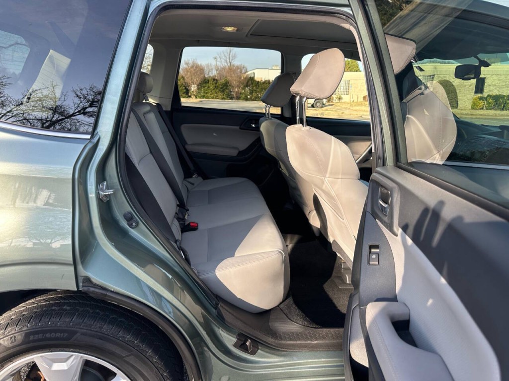 2015 Subaru Forester Image 11