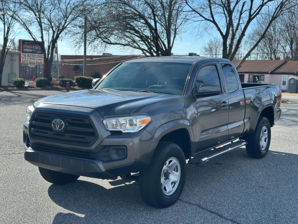 2019 Toyota Tacoma Image 1