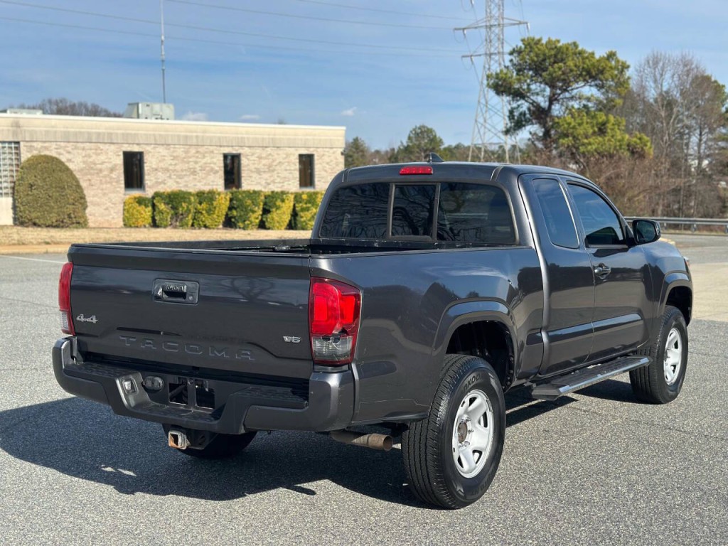 2019 Toyota Tacoma Image 5