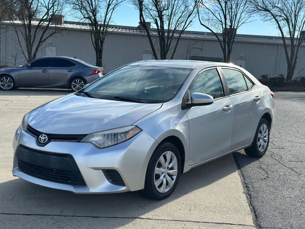 2015 Toyota Corolla Image 1