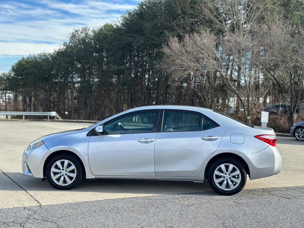 2015 Toyota Corolla Image 2