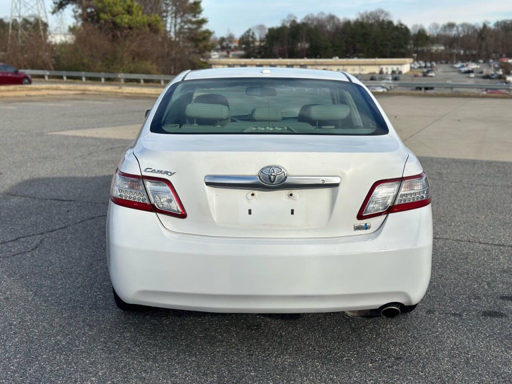 2010 Toyota Camry Image 4