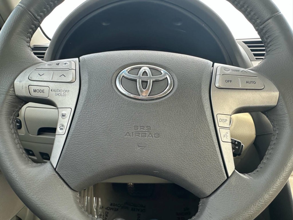 2010 Toyota Camry Image 13