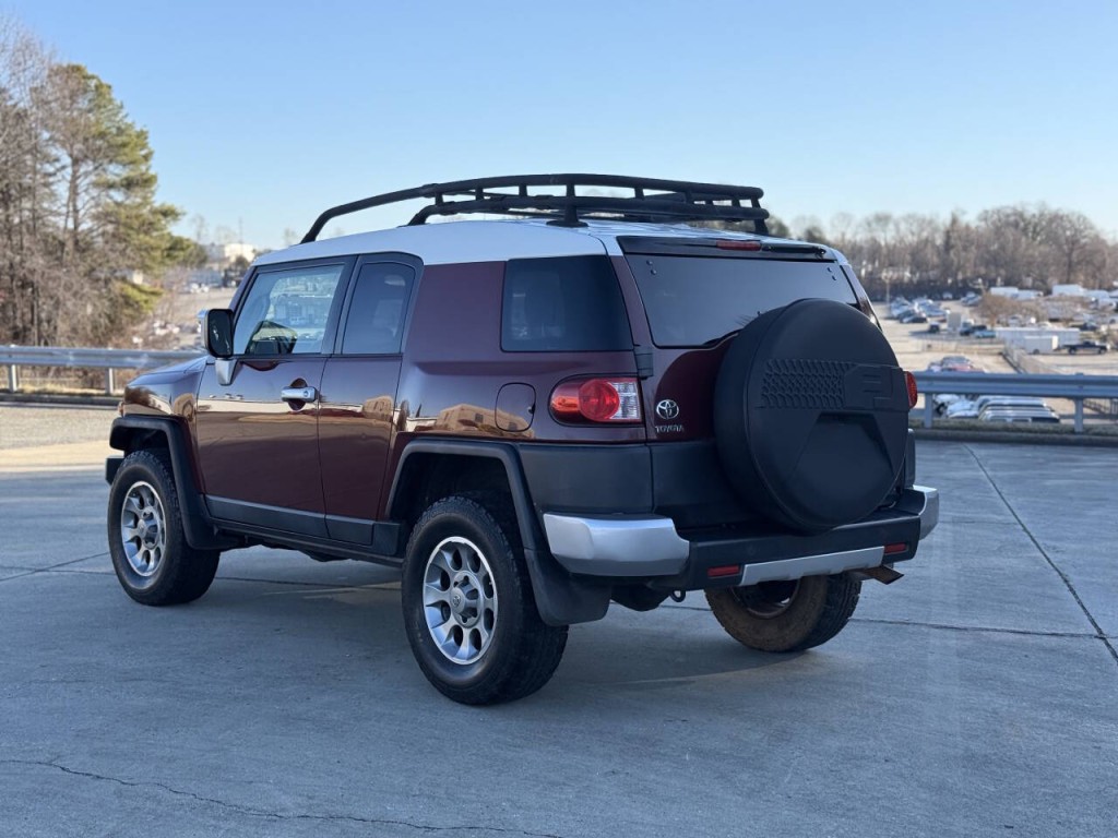 2011 Toyota FJ Cruiser Image 3
