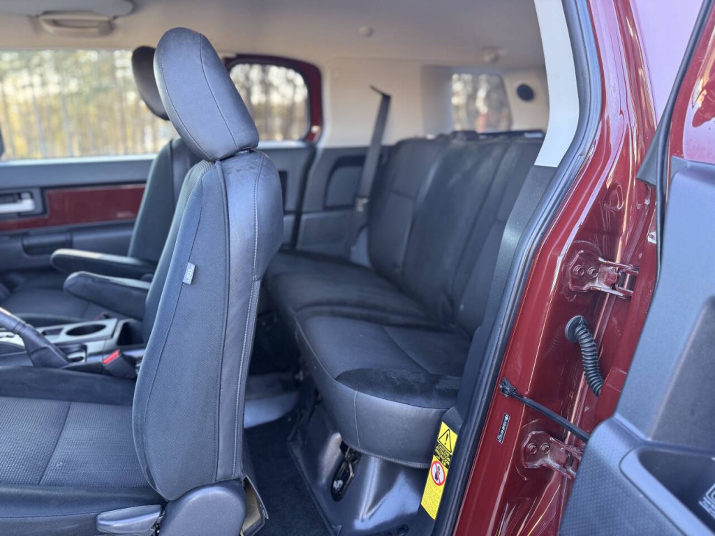 2011 Toyota FJ Cruiser Image 9