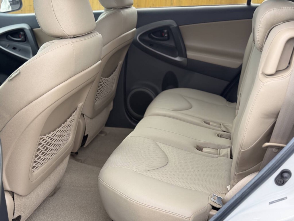 2011 Toyota Rav4 Image 9