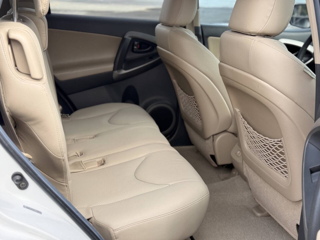 2011 Toyota Rav4 Image 10