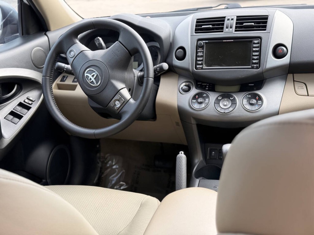 2011 Toyota Rav4 Image 11