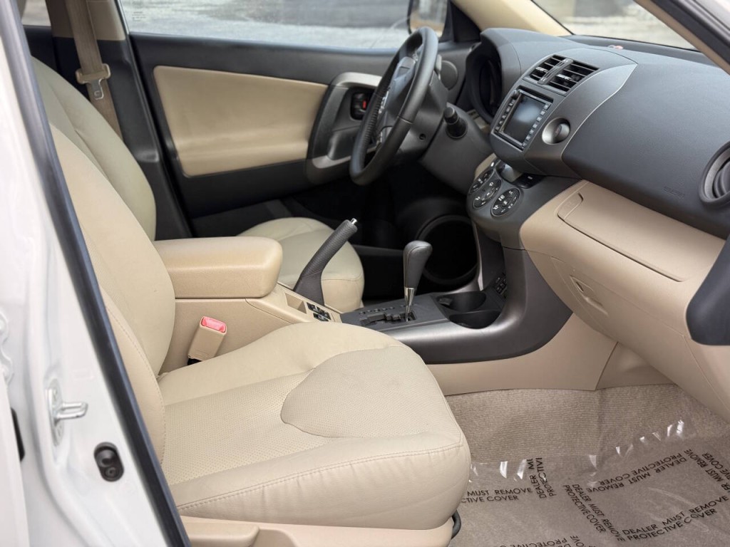 2011 Toyota Rav4 Image 12
