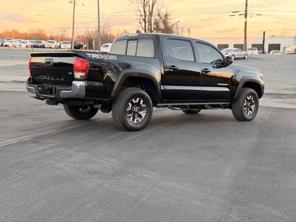 2016 Toyota Tacoma Image 5