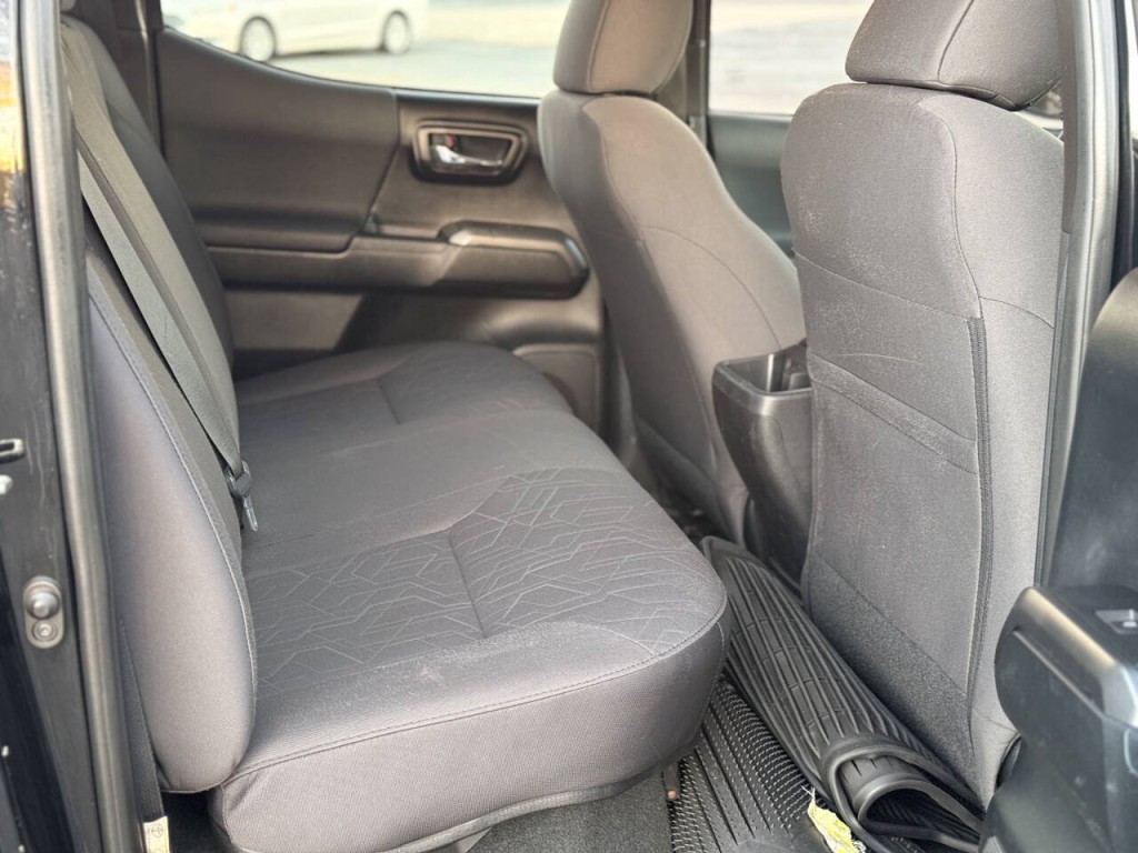 2016 Toyota Tacoma Image 10