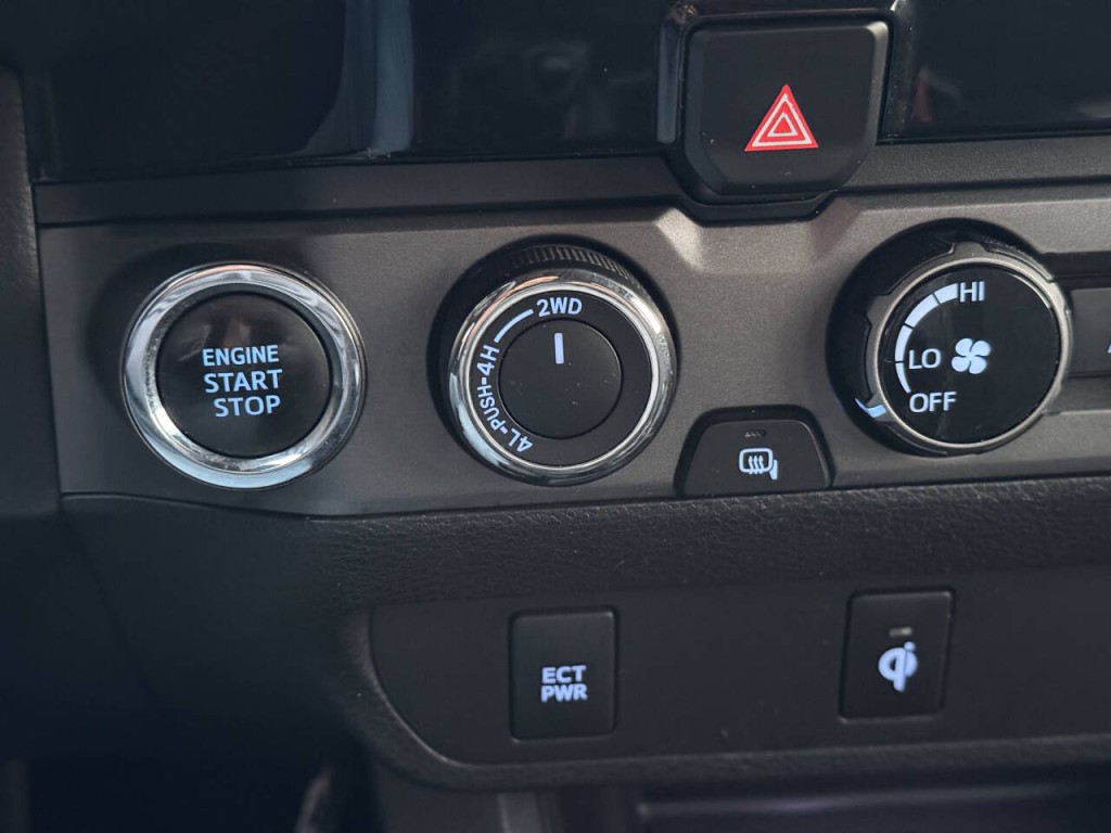 2016 Toyota Tacoma Image 13