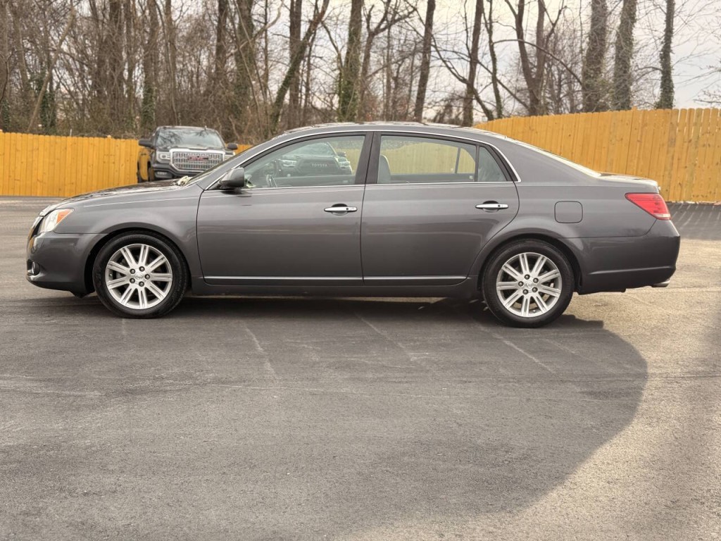 2008 Toyota Avalon Image 2