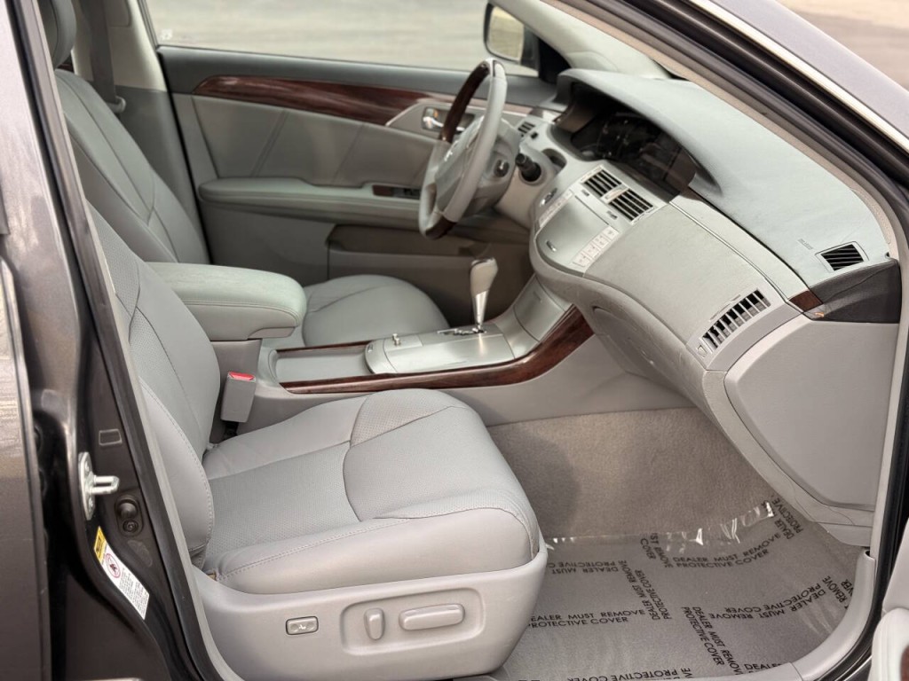 2008 Toyota Avalon Image 12